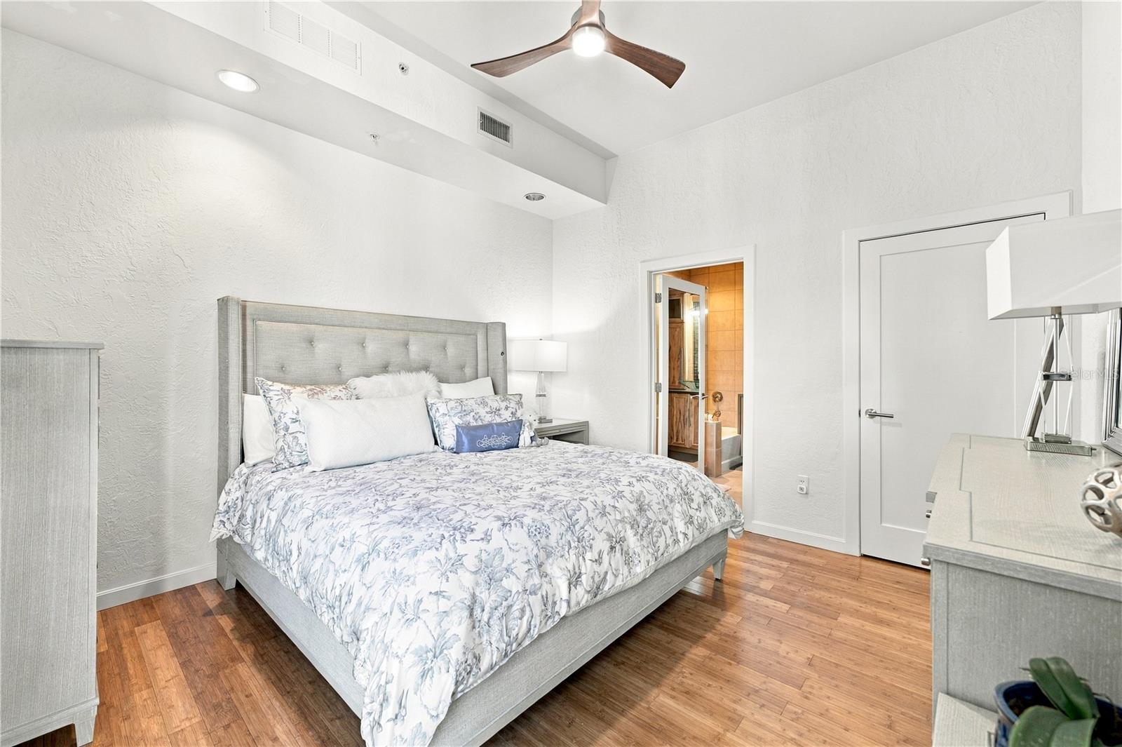 400 4TH AVE S #508 — photo 19