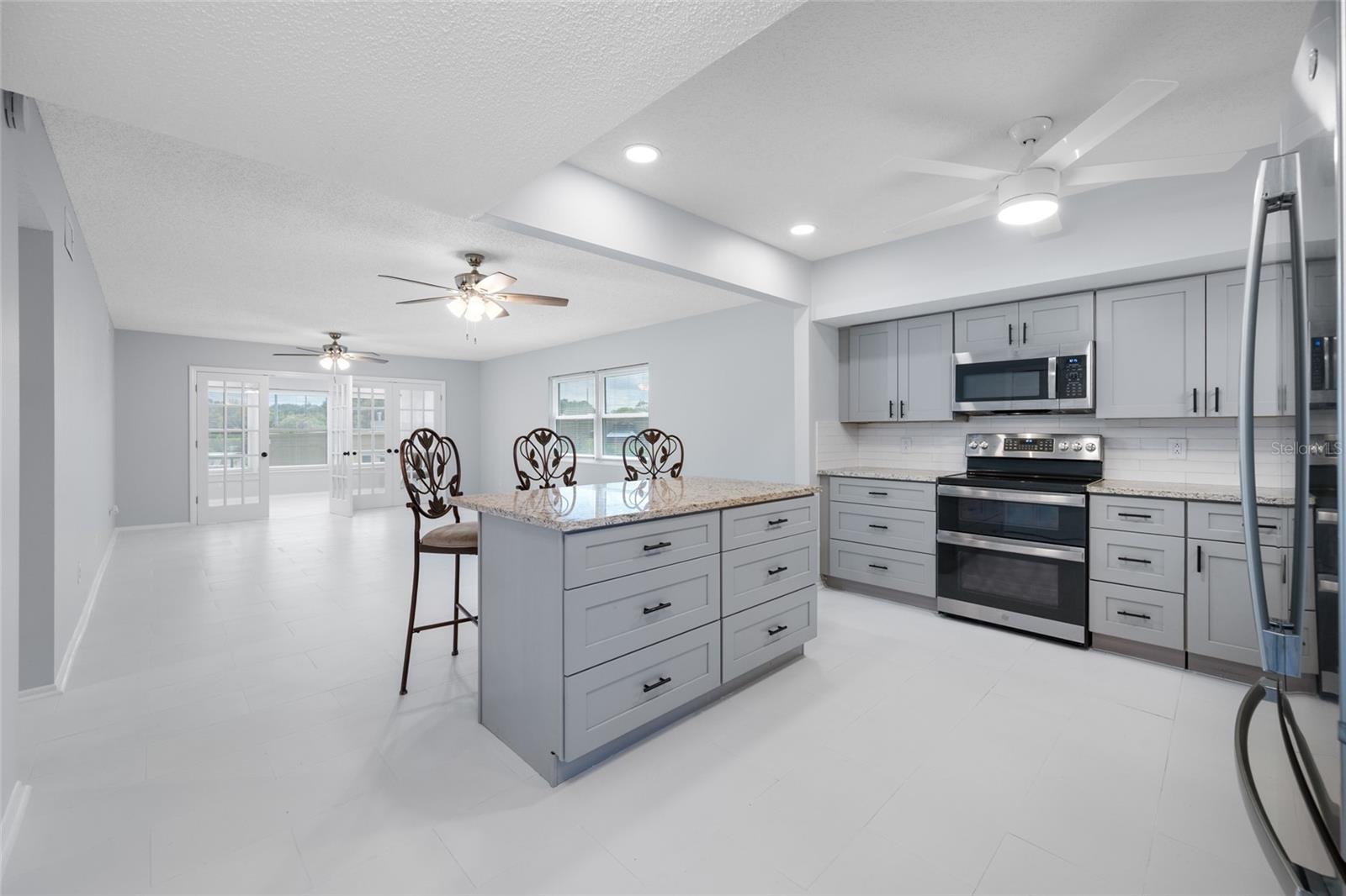2258 WORLD PARKWAY BLVD W #40 — photo 2