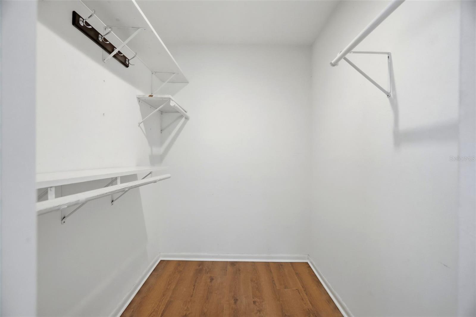1297 PEACH TREE DR — photo 26