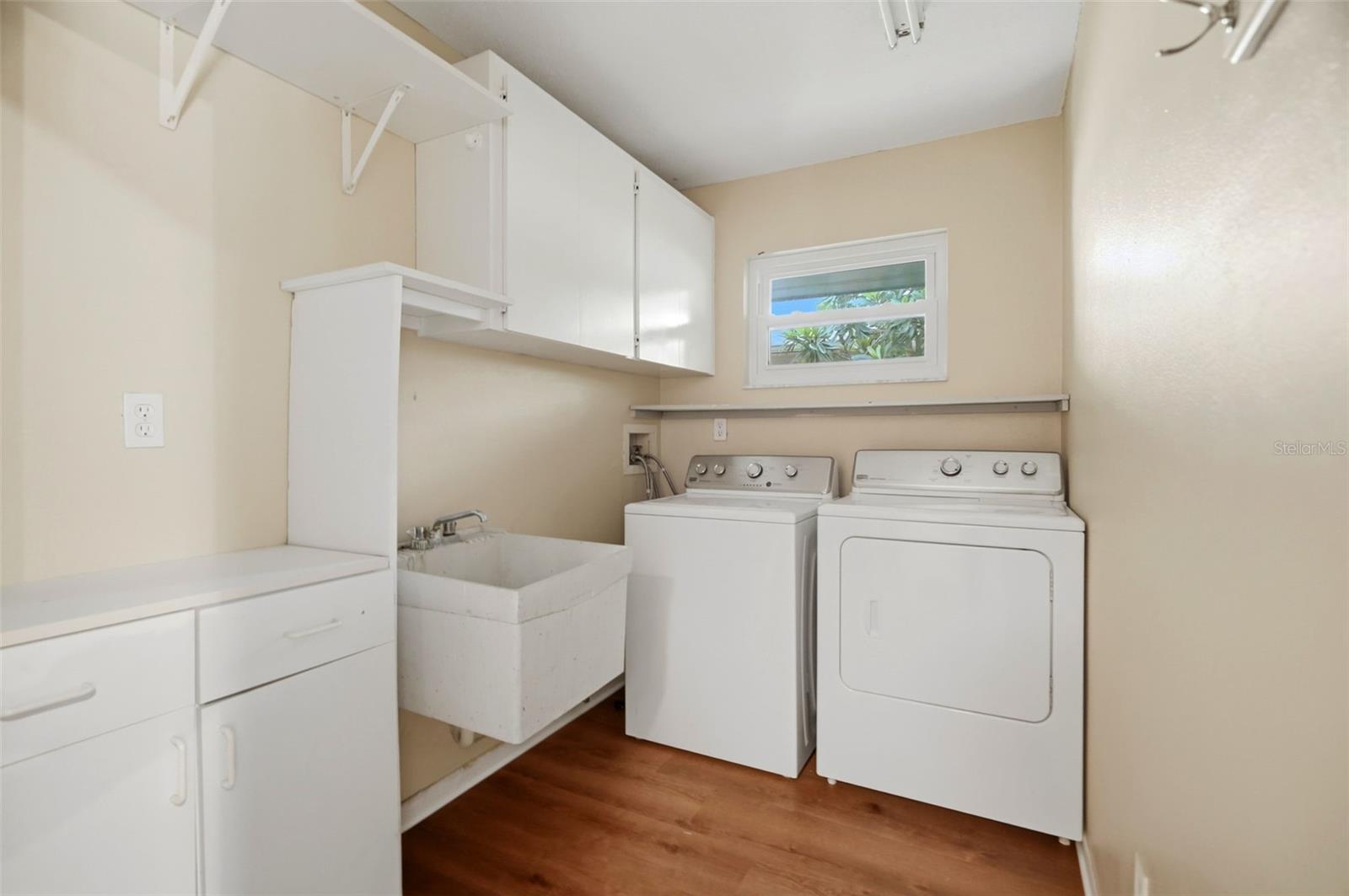 1297 PEACH TREE DR — photo 33