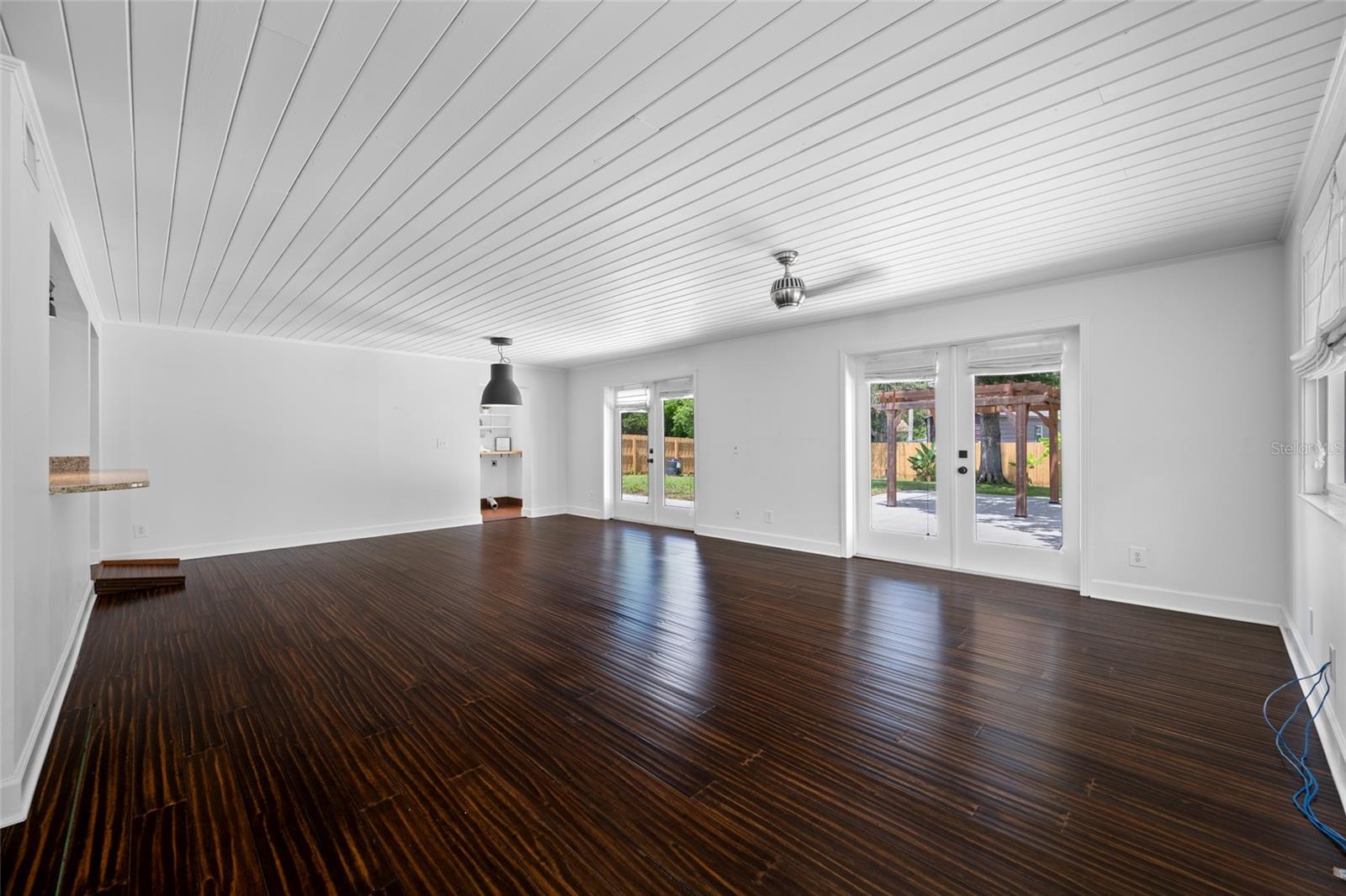 2121 W FARWELL DR — photo 12