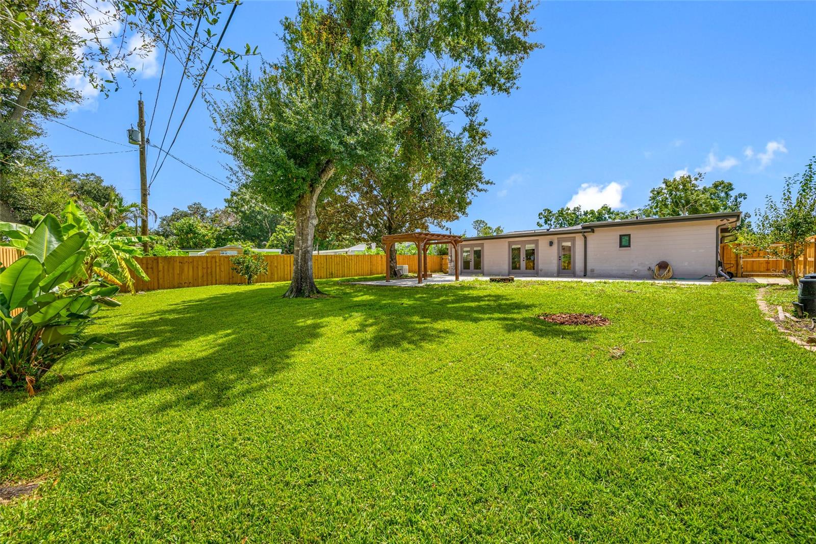 2121 W FARWELL DR — photo 35