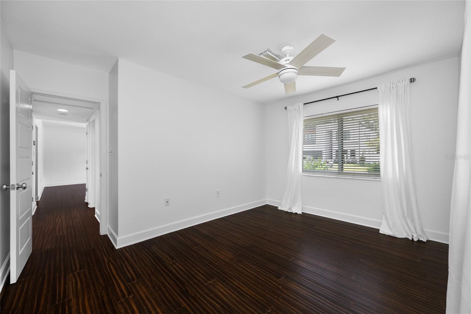 2121 W FARWELL DR — photo 25