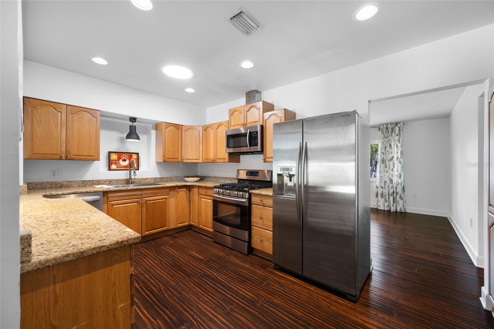 2121 W FARWELL DR — photo 17