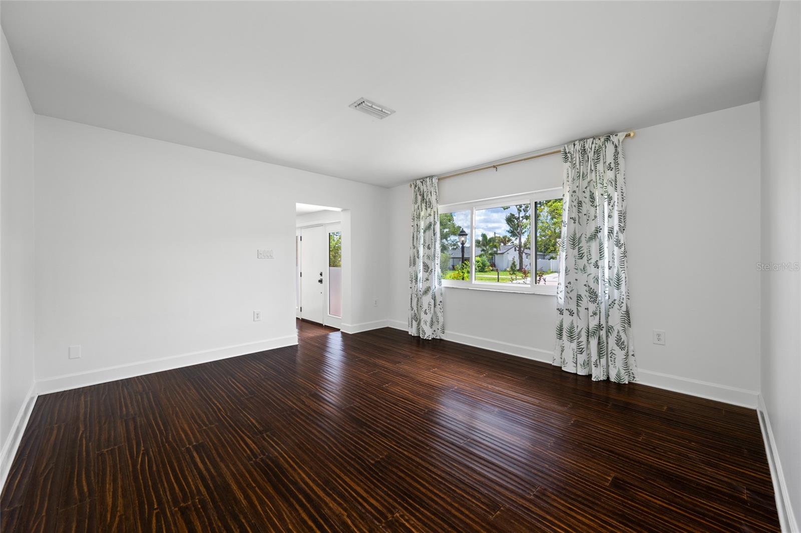 2121 W FARWELL DR — photo 19