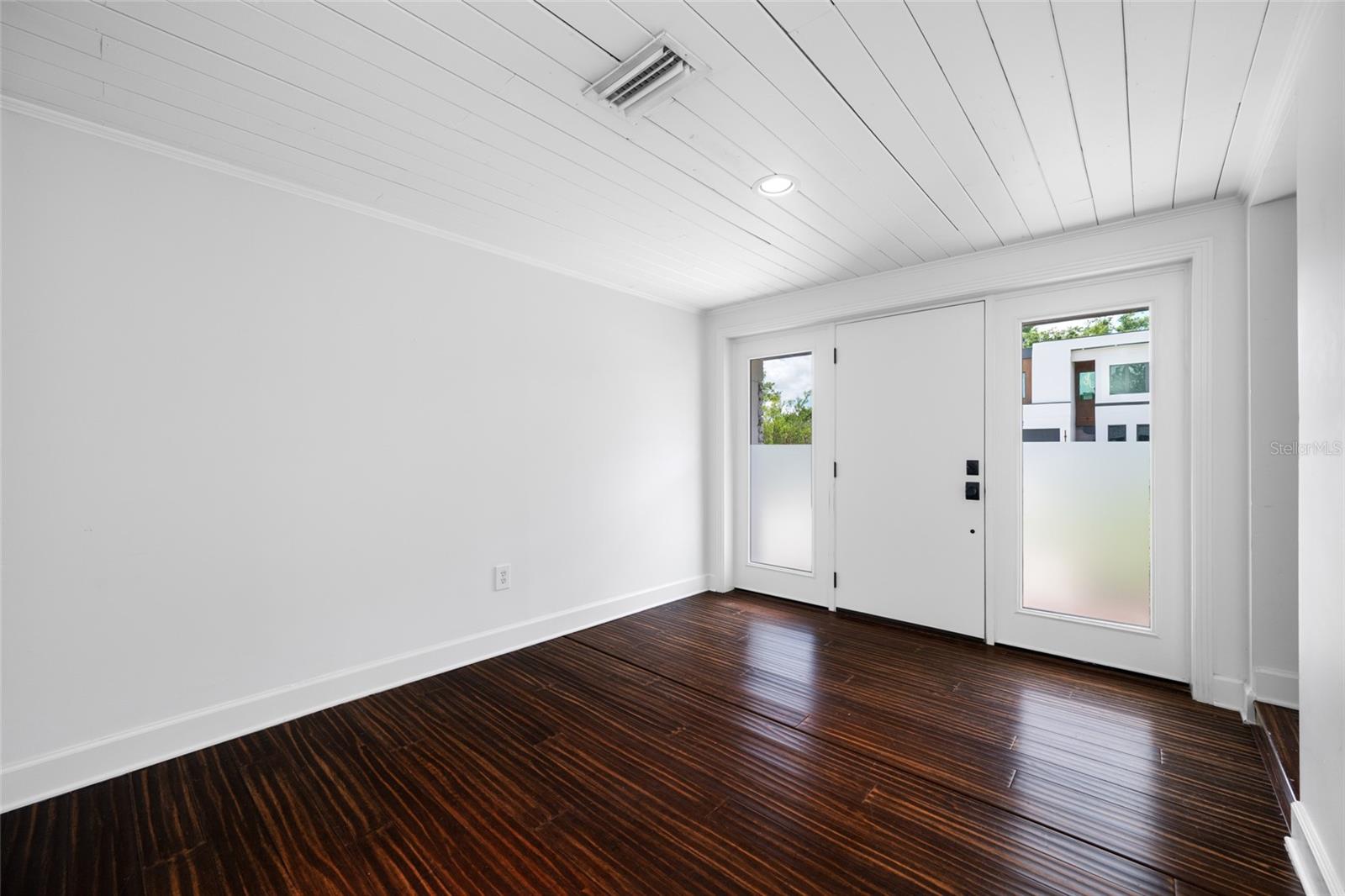 2121 W FARWELL DR — photo 7