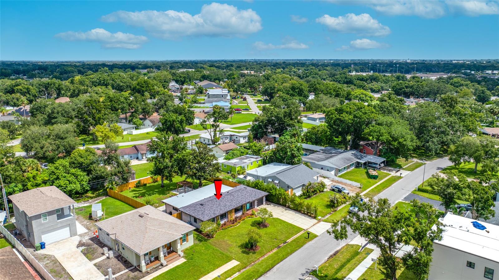 2121 W FARWELL DR — photo 4
