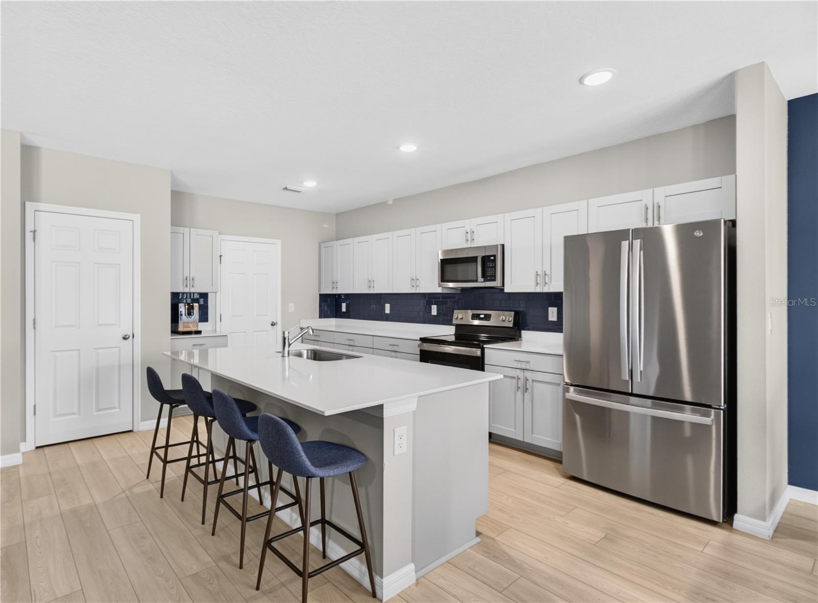 7860 PEACE LILY AVE — photo 3
