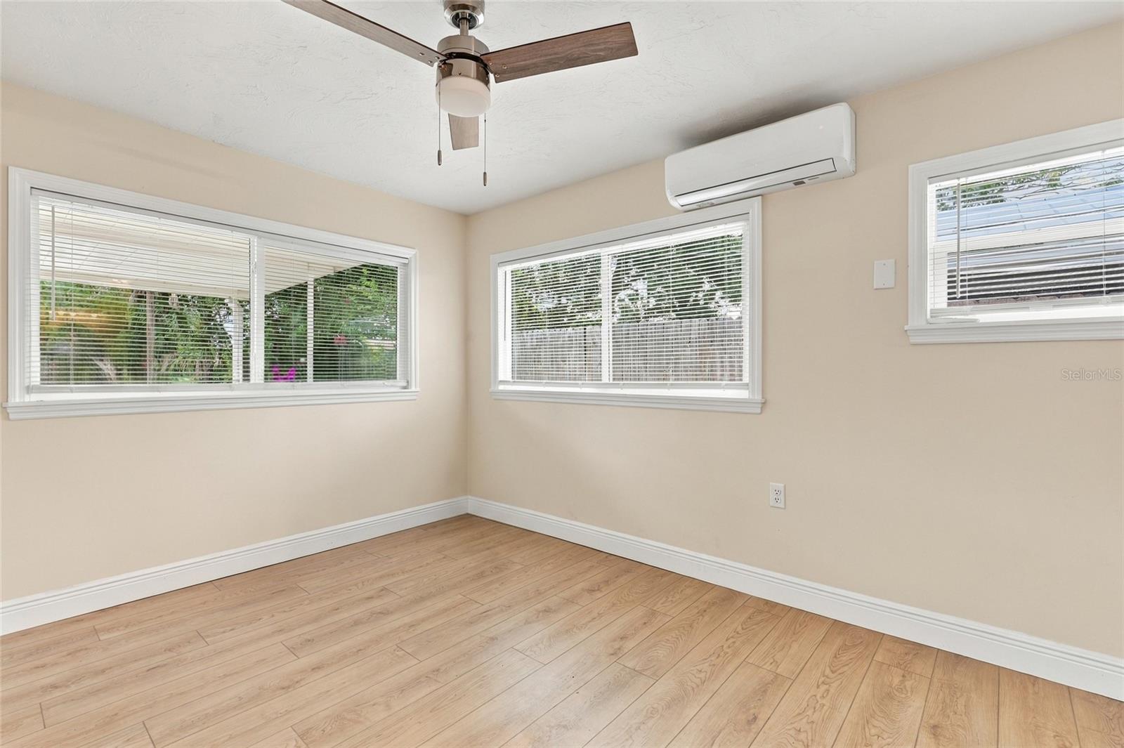 304 MOUNT PLEASANT RD — photo 21