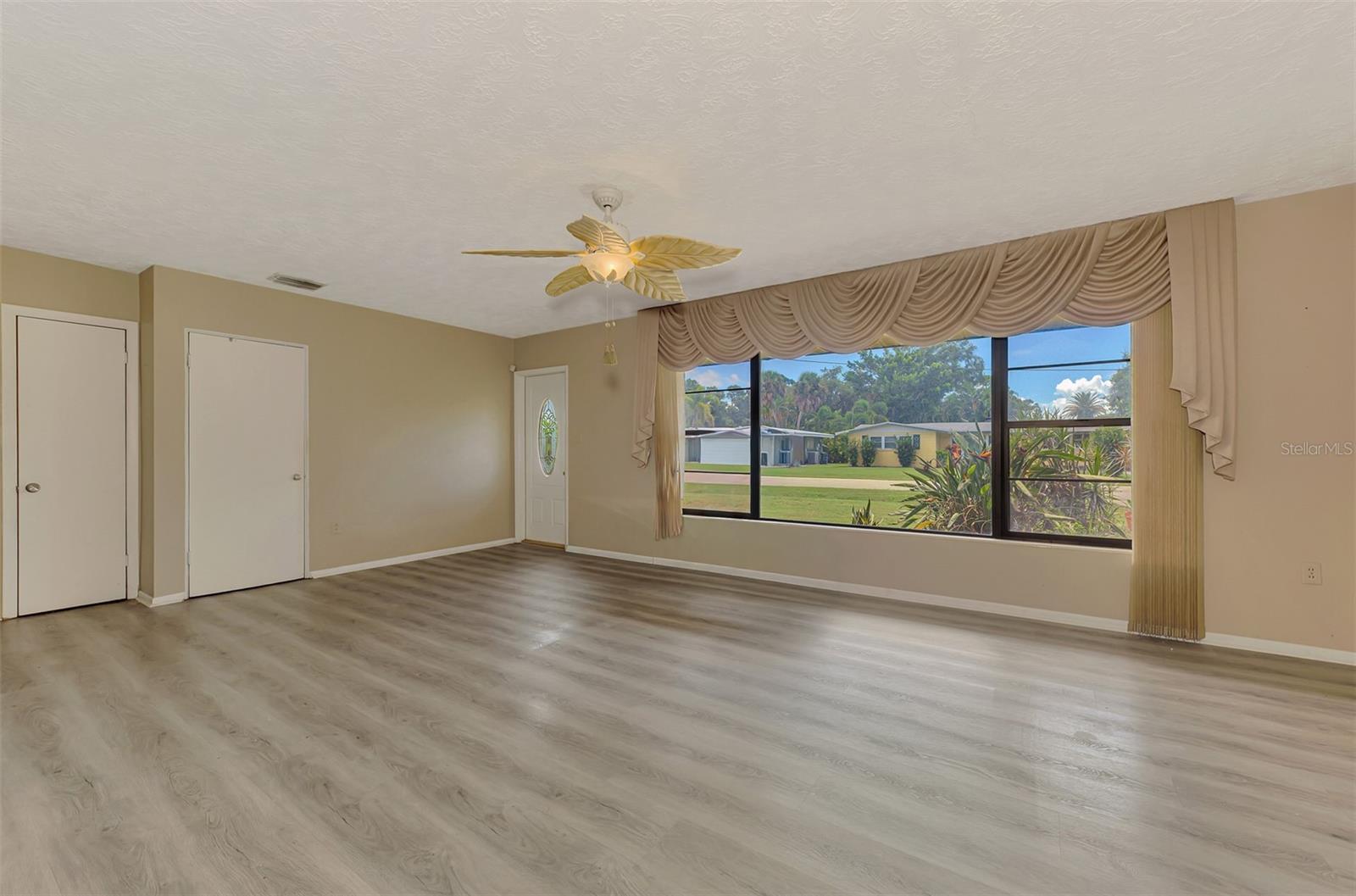 2203 LA SALLE ST — photo 11