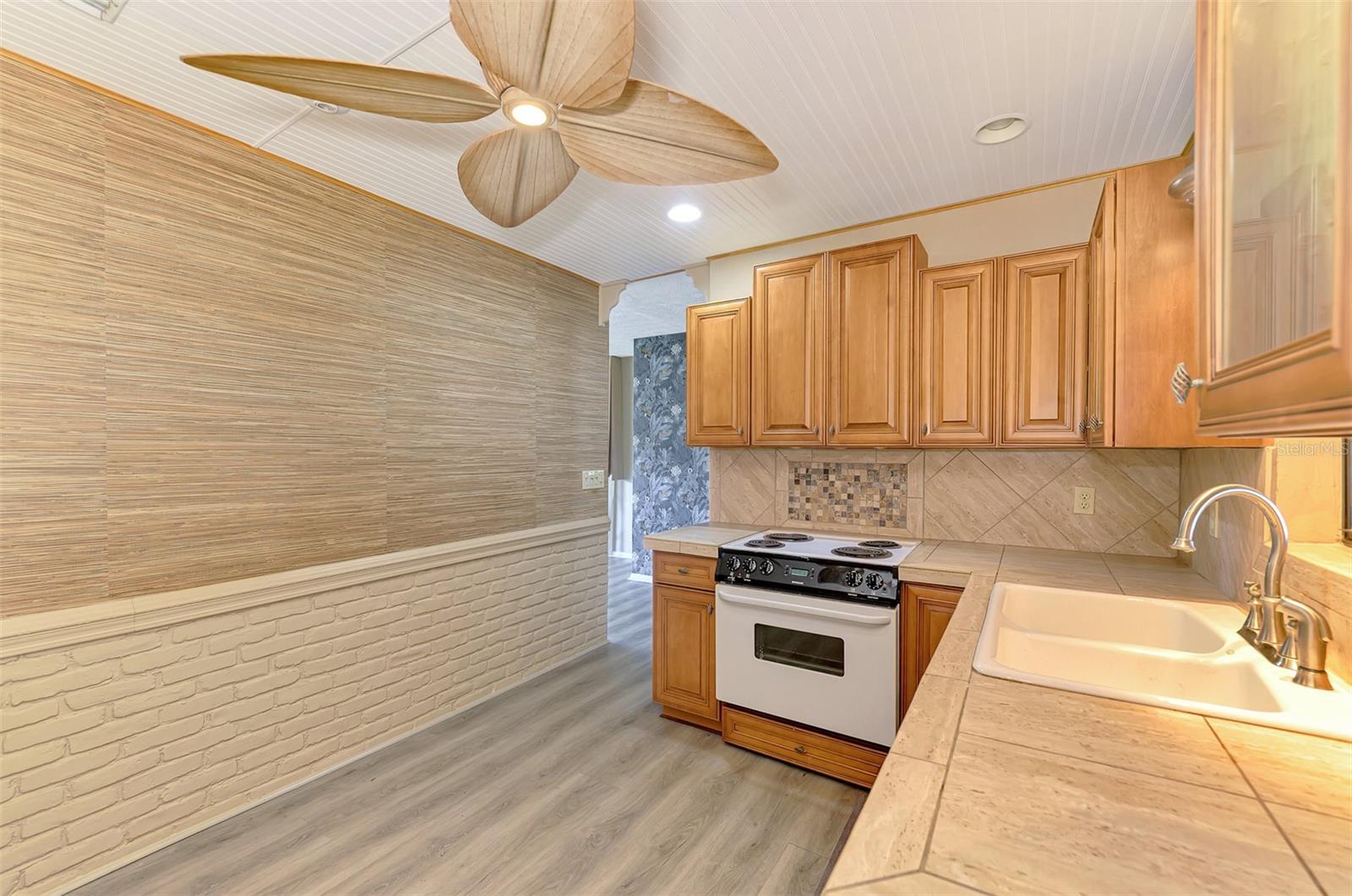 2203 LA SALLE ST — photo 18