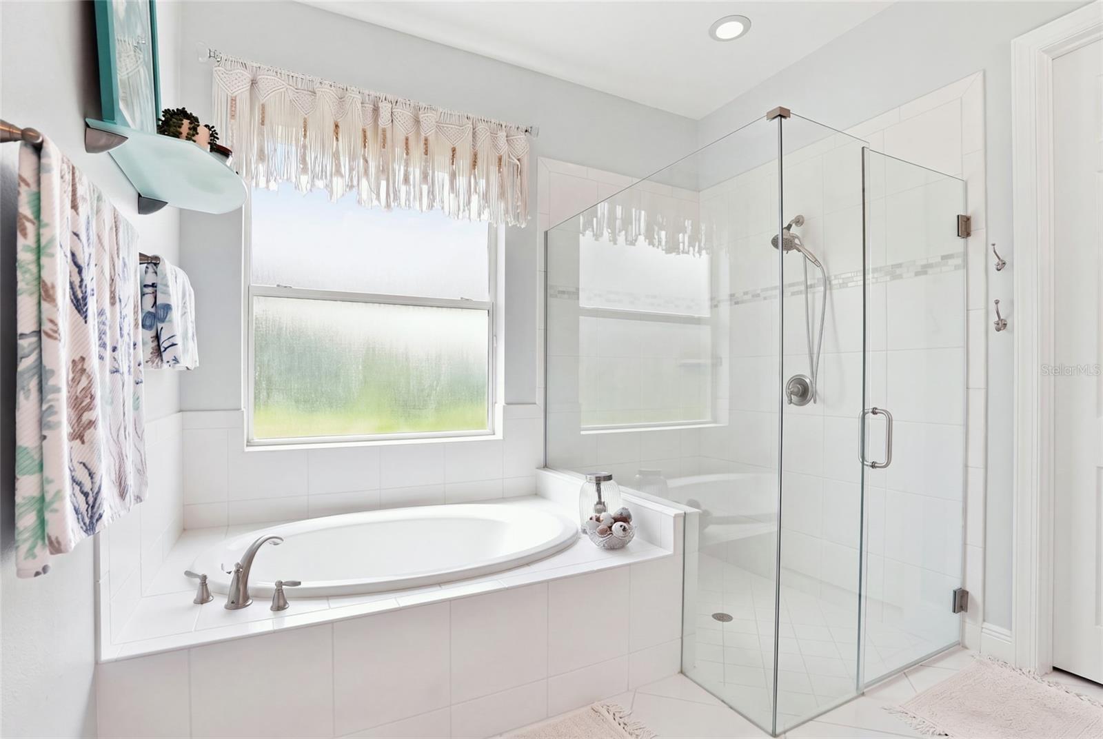 5057 LAKE OVERLOOK AVE — photo 30