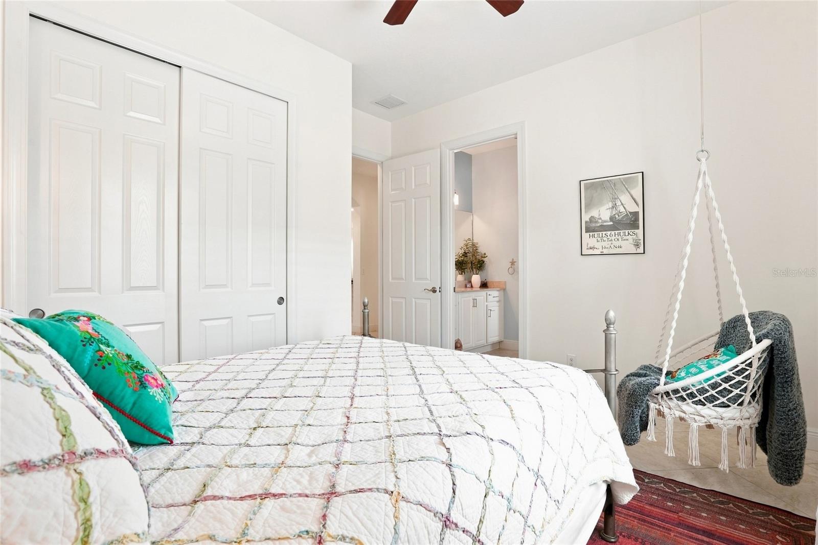 5057 LAKE OVERLOOK AVE — photo 31