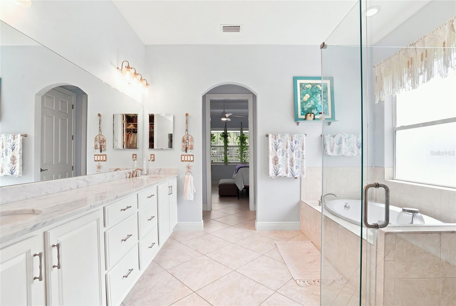 5057 LAKE OVERLOOK AVE — photo 9