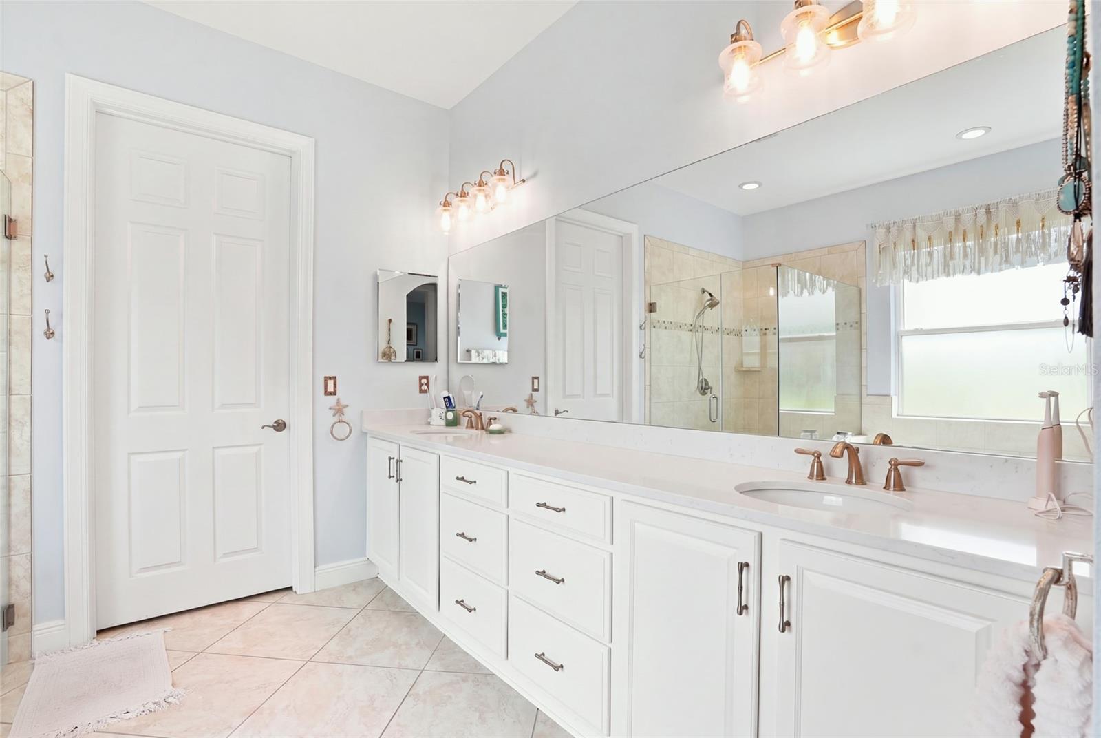 5057 LAKE OVERLOOK AVE — photo 29