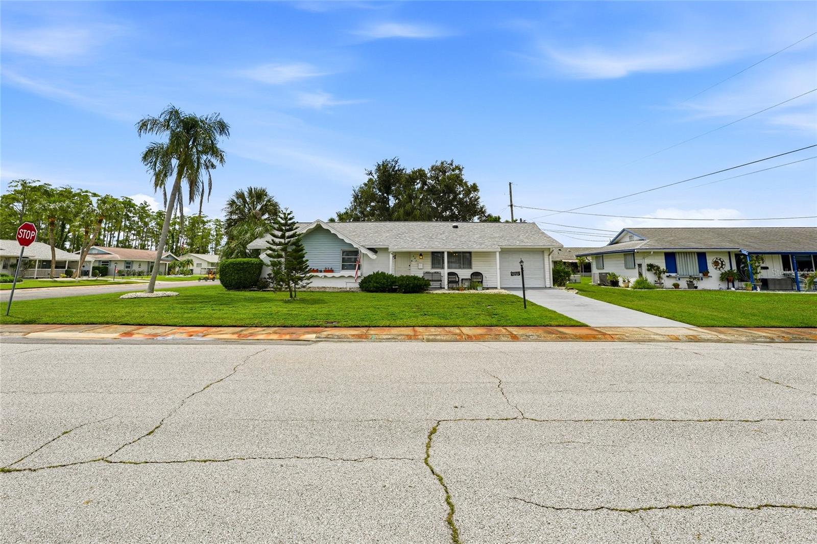 702 THUNDERBIRD AVE — photo 3