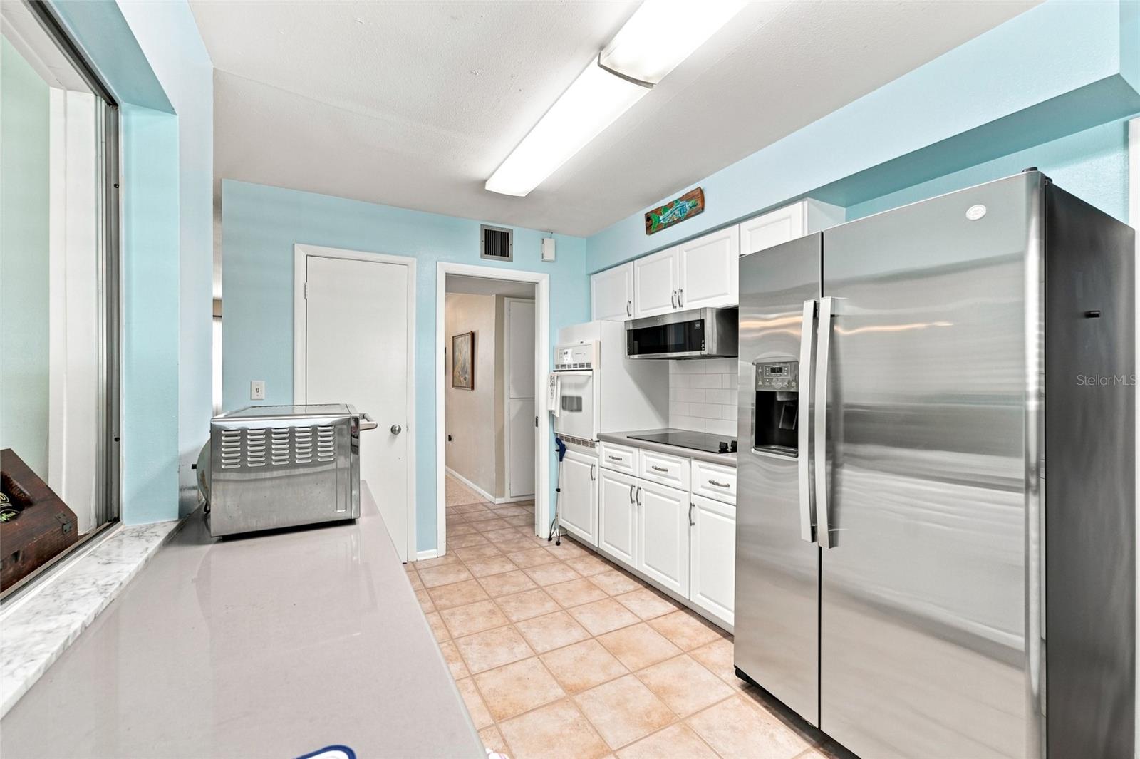 702 THUNDERBIRD AVE — photo 31