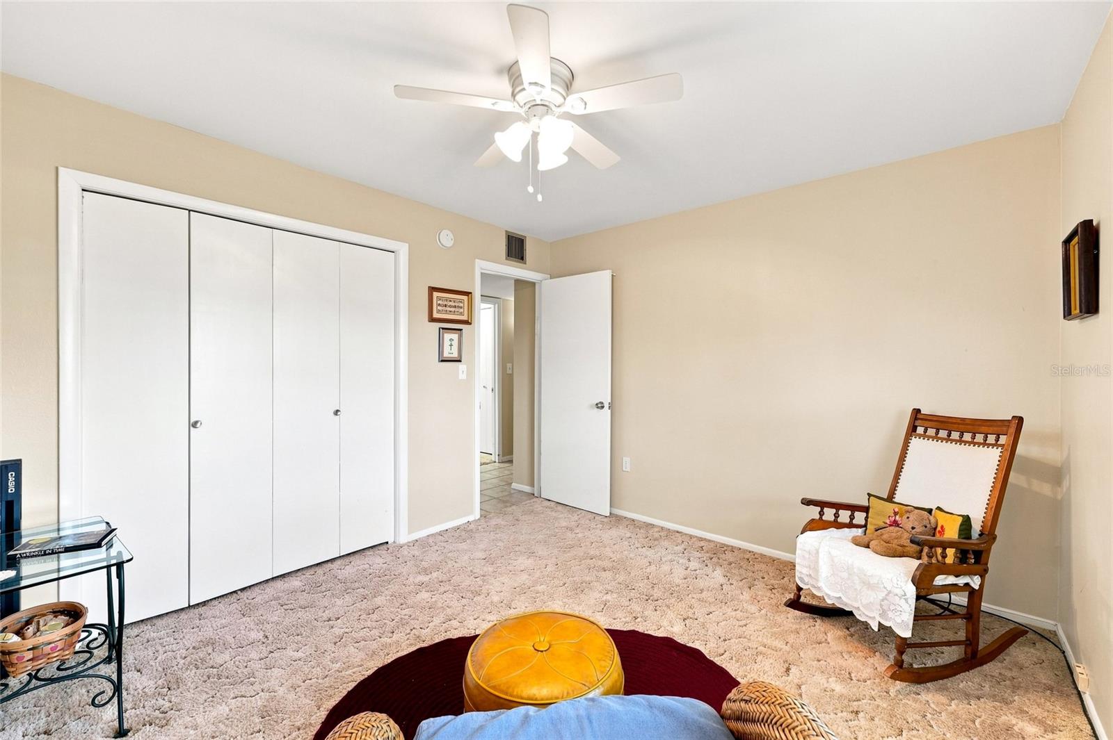 702 THUNDERBIRD AVE — photo 37