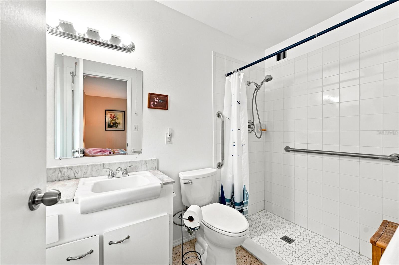 702 THUNDERBIRD AVE — photo 35