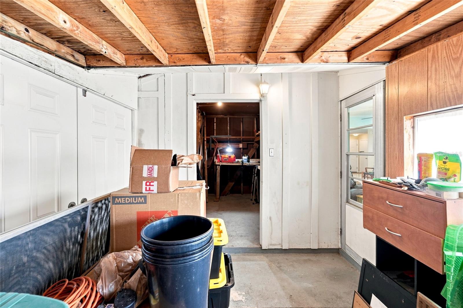 702 THUNDERBIRD AVE — photo 41
