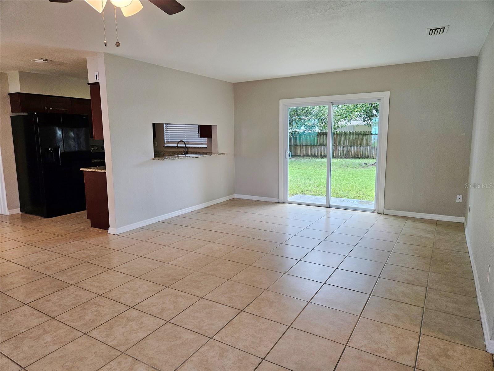 409 KERRY DR — photo 2