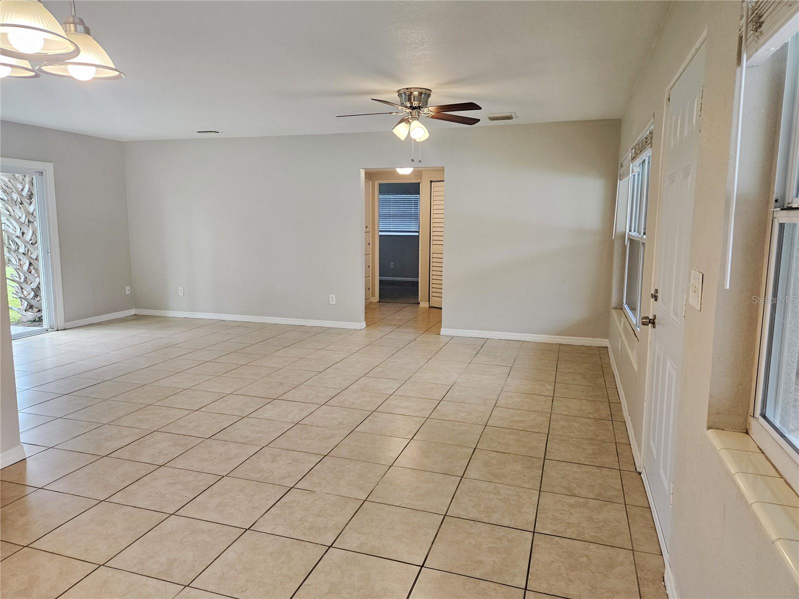 409 KERRY DR — photo 6