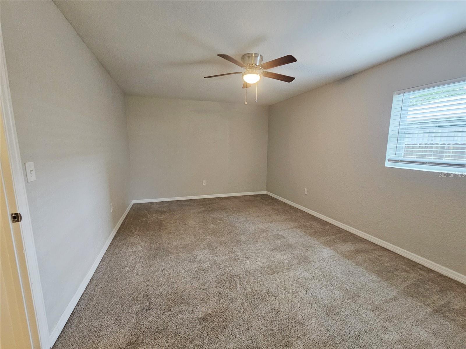 409 KERRY DR — photo 14