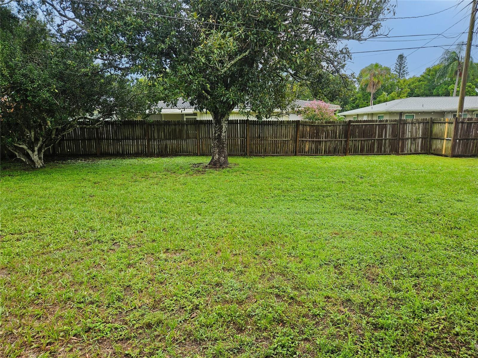 409 KERRY DR — photo 16