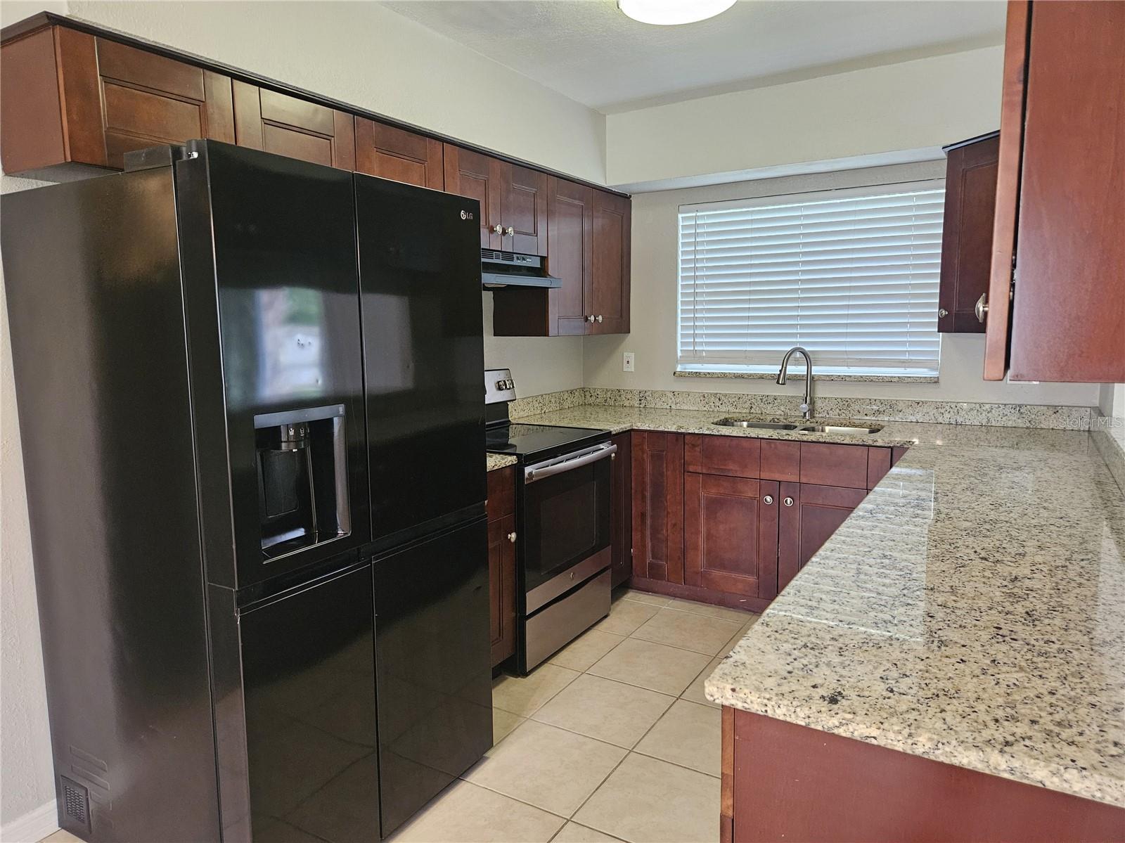 409 KERRY DR — photo 10