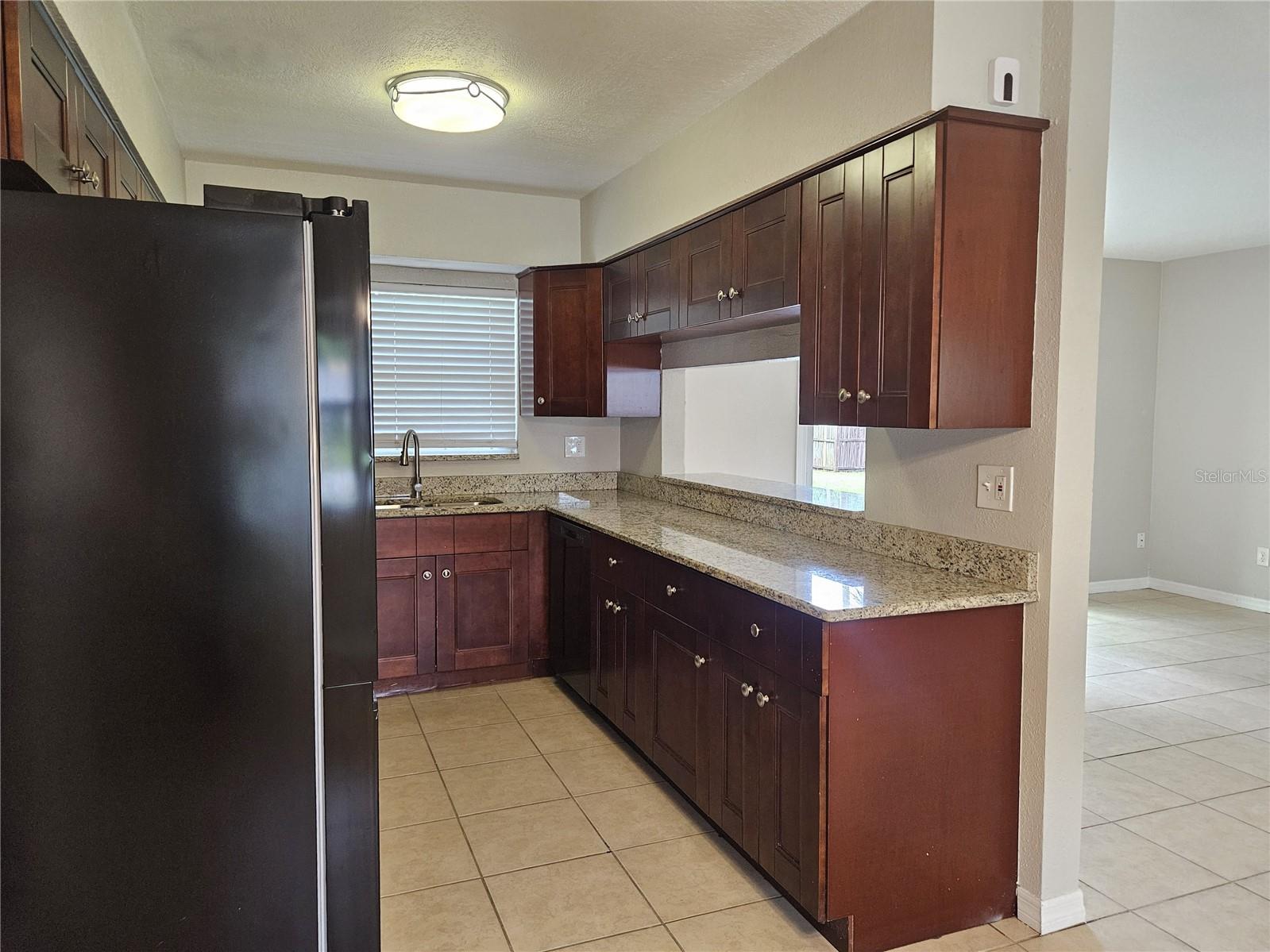 409 KERRY DR — photo 9