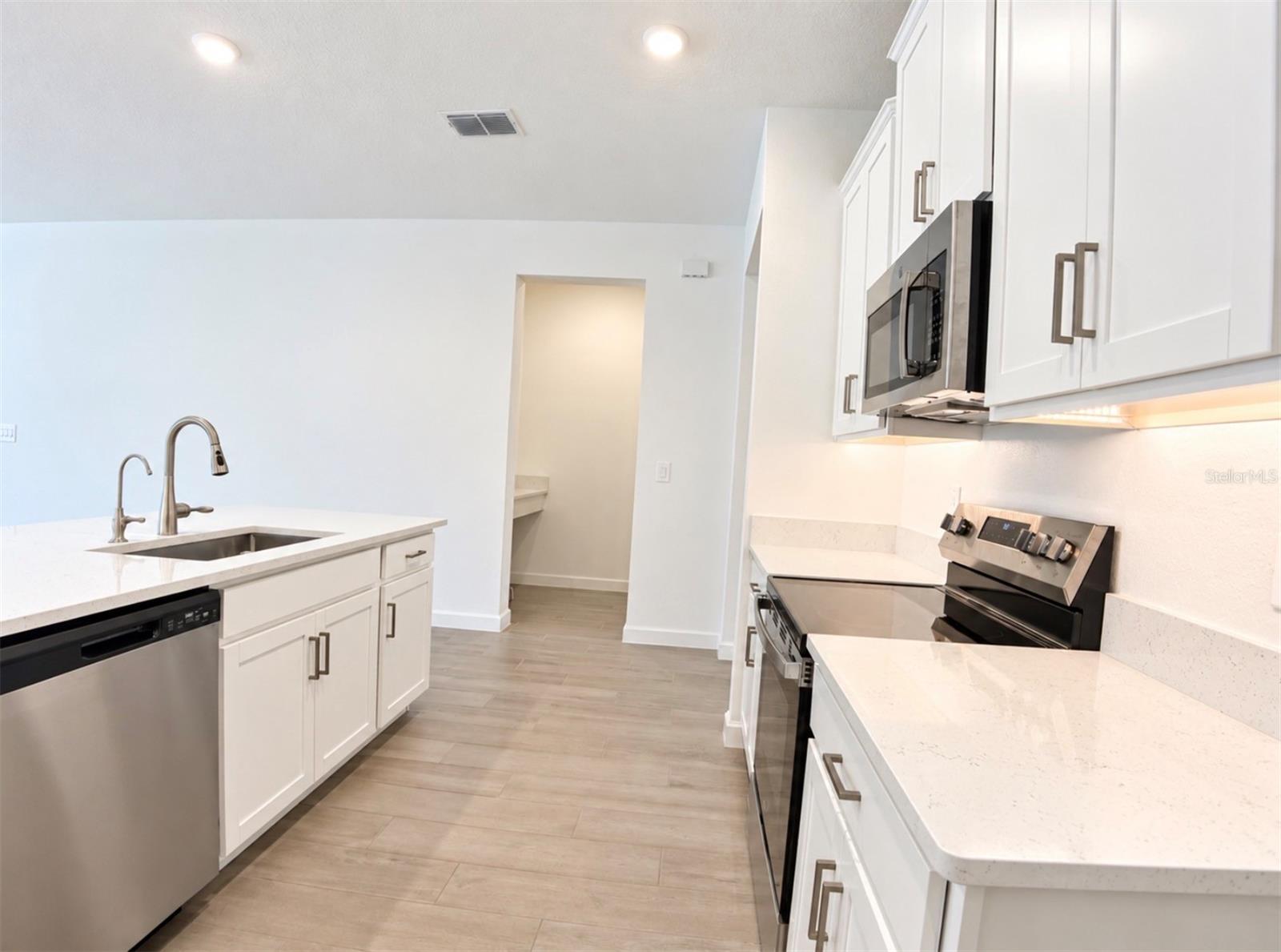 10060 BANYAN BREEZE BLVD — photo 13