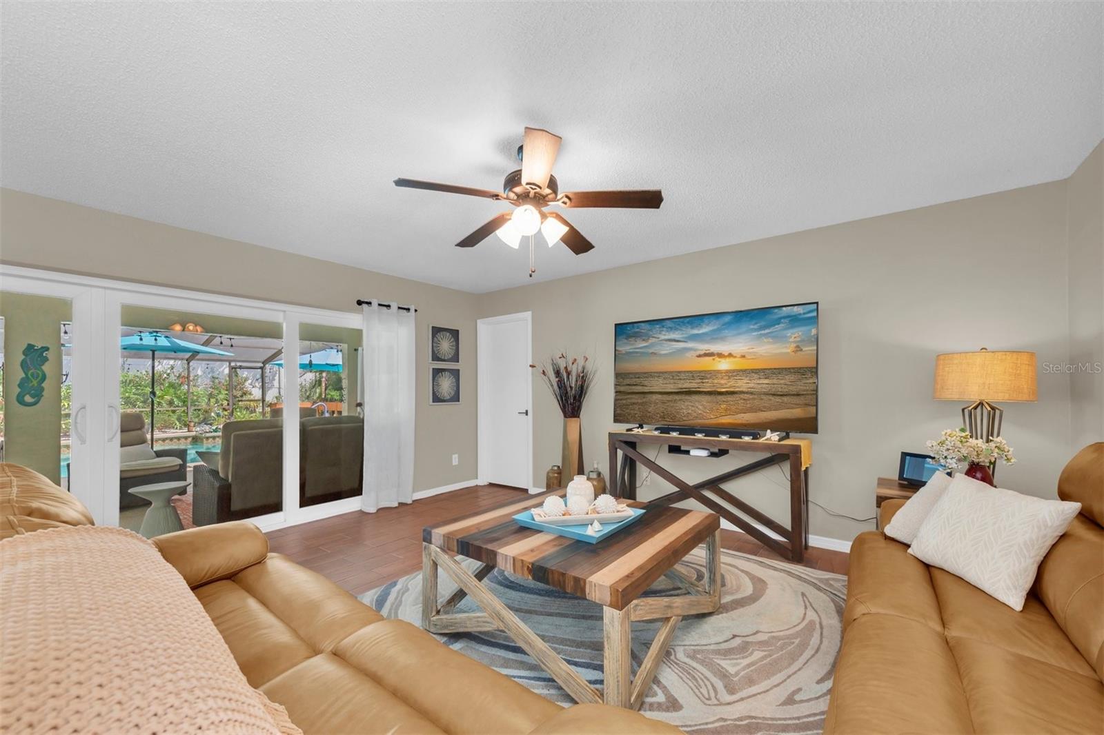 207 AMESBURY CIR — photo 6