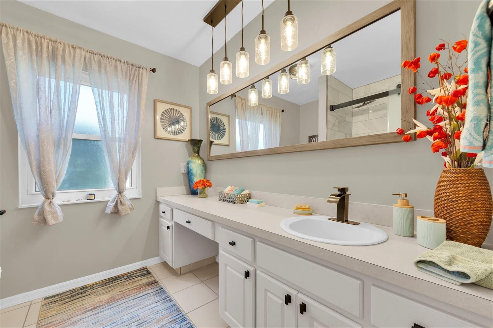 207 AMESBURY CIR — photo 32