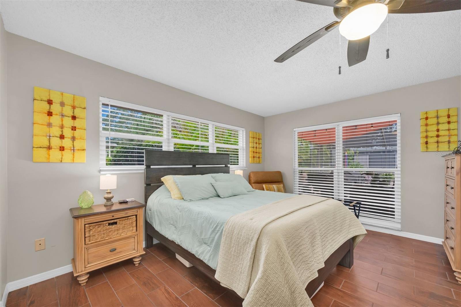207 AMESBURY CIR — photo 31
