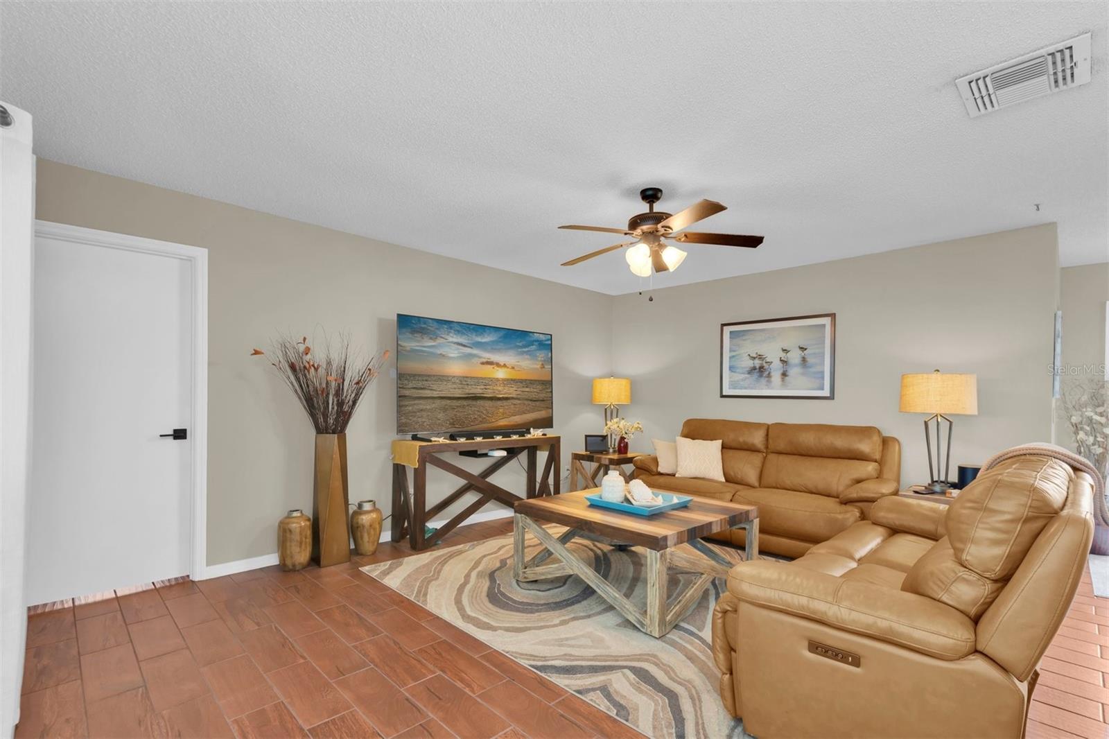 207 AMESBURY CIR — photo 9