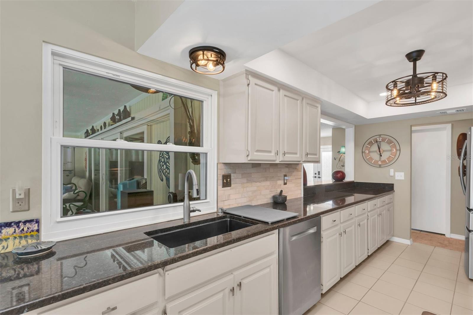 207 AMESBURY CIR — photo 17