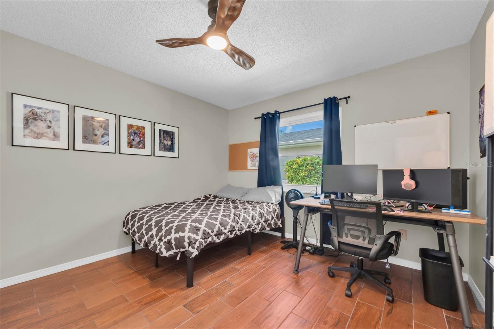 207 AMESBURY CIR — photo 35