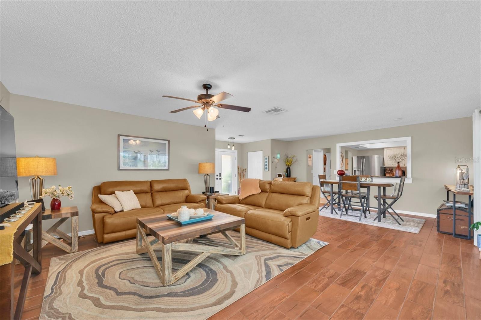 207 AMESBURY CIR — photo 7