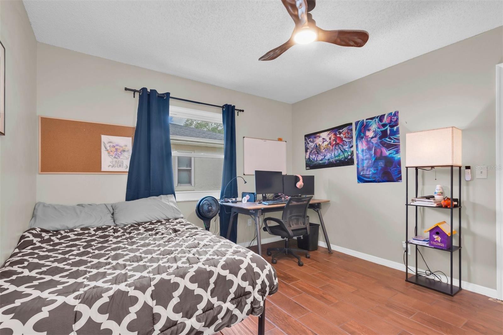 207 AMESBURY CIR — photo 34
