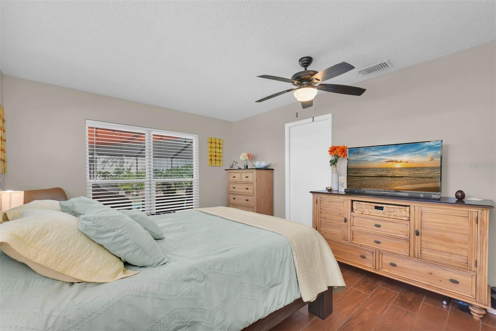 207 AMESBURY CIR — photo 26