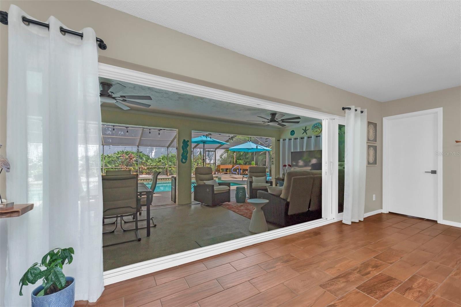 207 AMESBURY CIR — photo 36