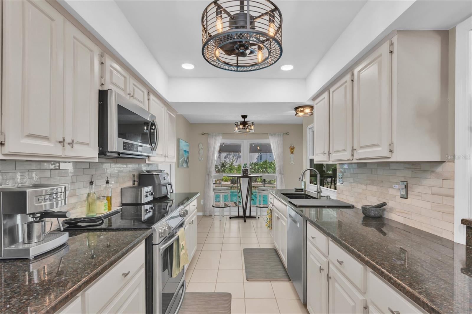 207 AMESBURY CIR — photo 18