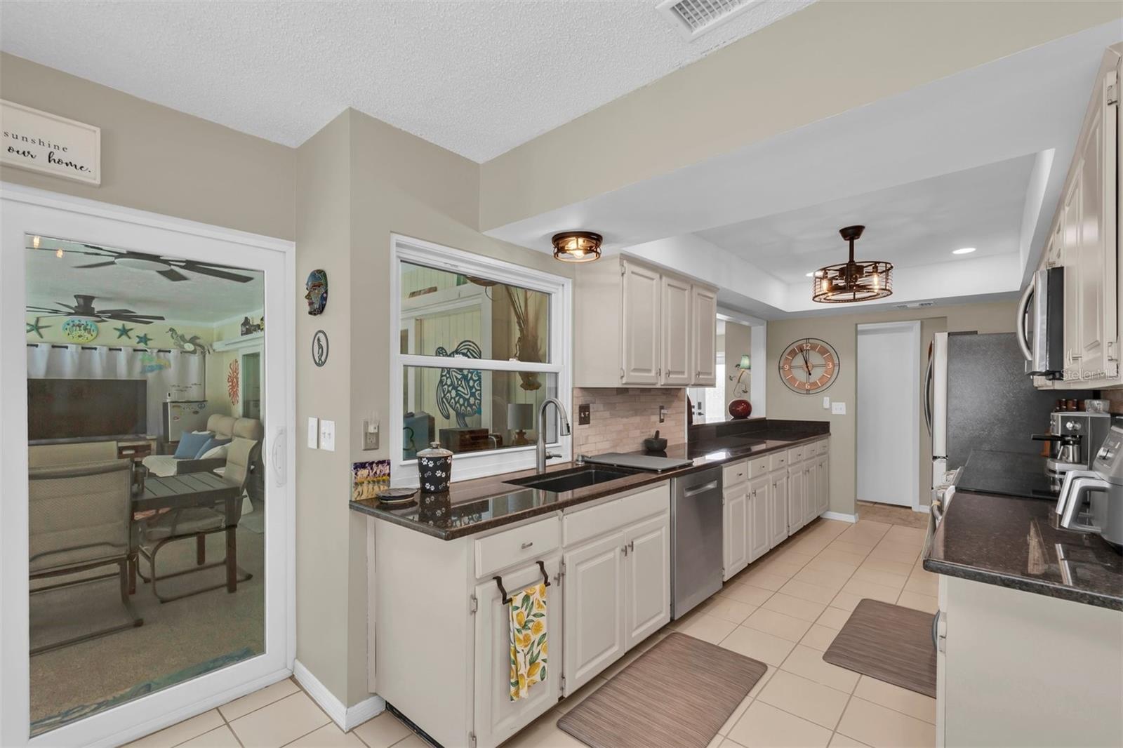207 AMESBURY CIR — photo 14