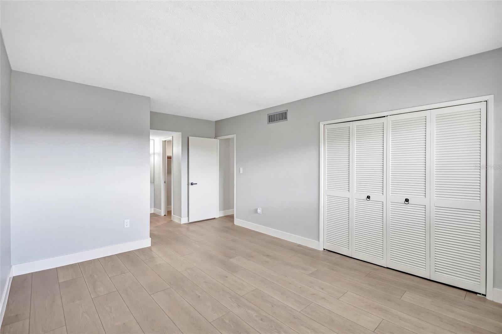 7461 W COUNTRY CLUB DR N #408 — photo 33