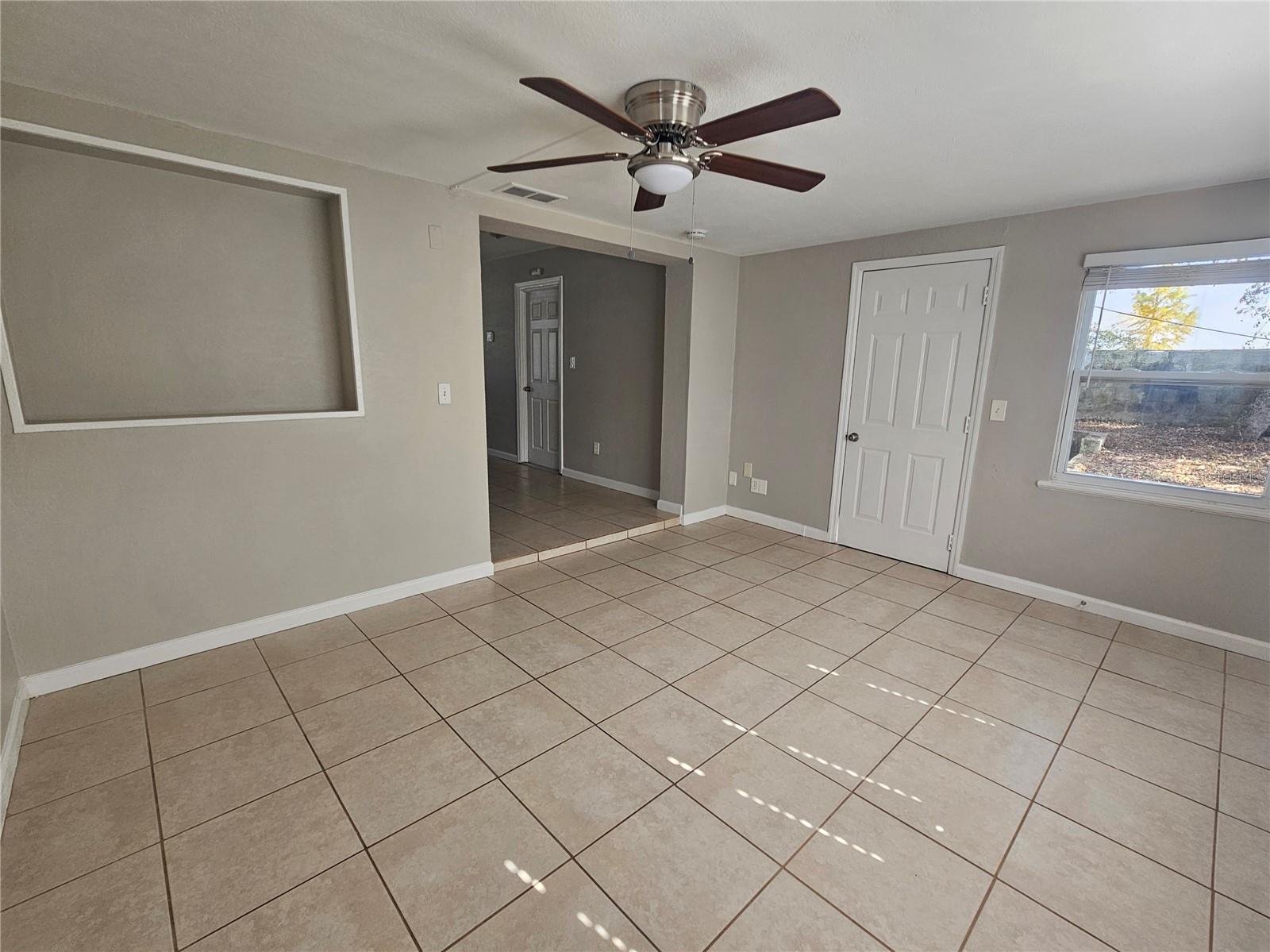 308 EVELYN AVE — photo 8