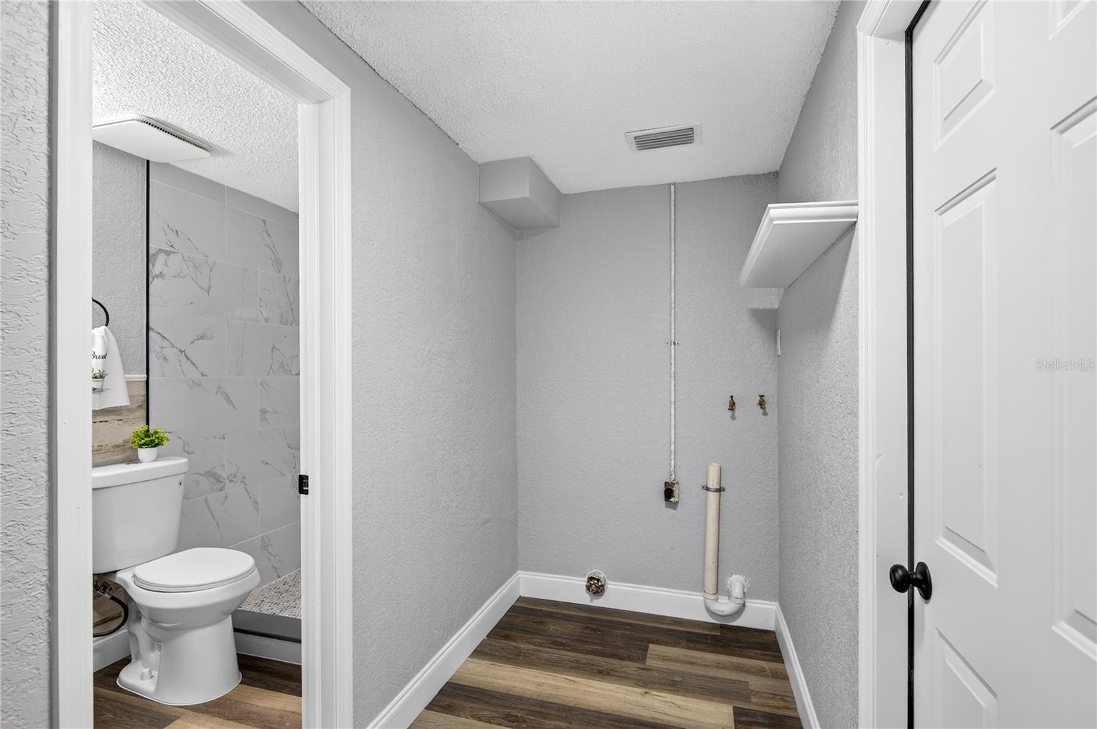 7235 ROBSTOWN DR — photo 14