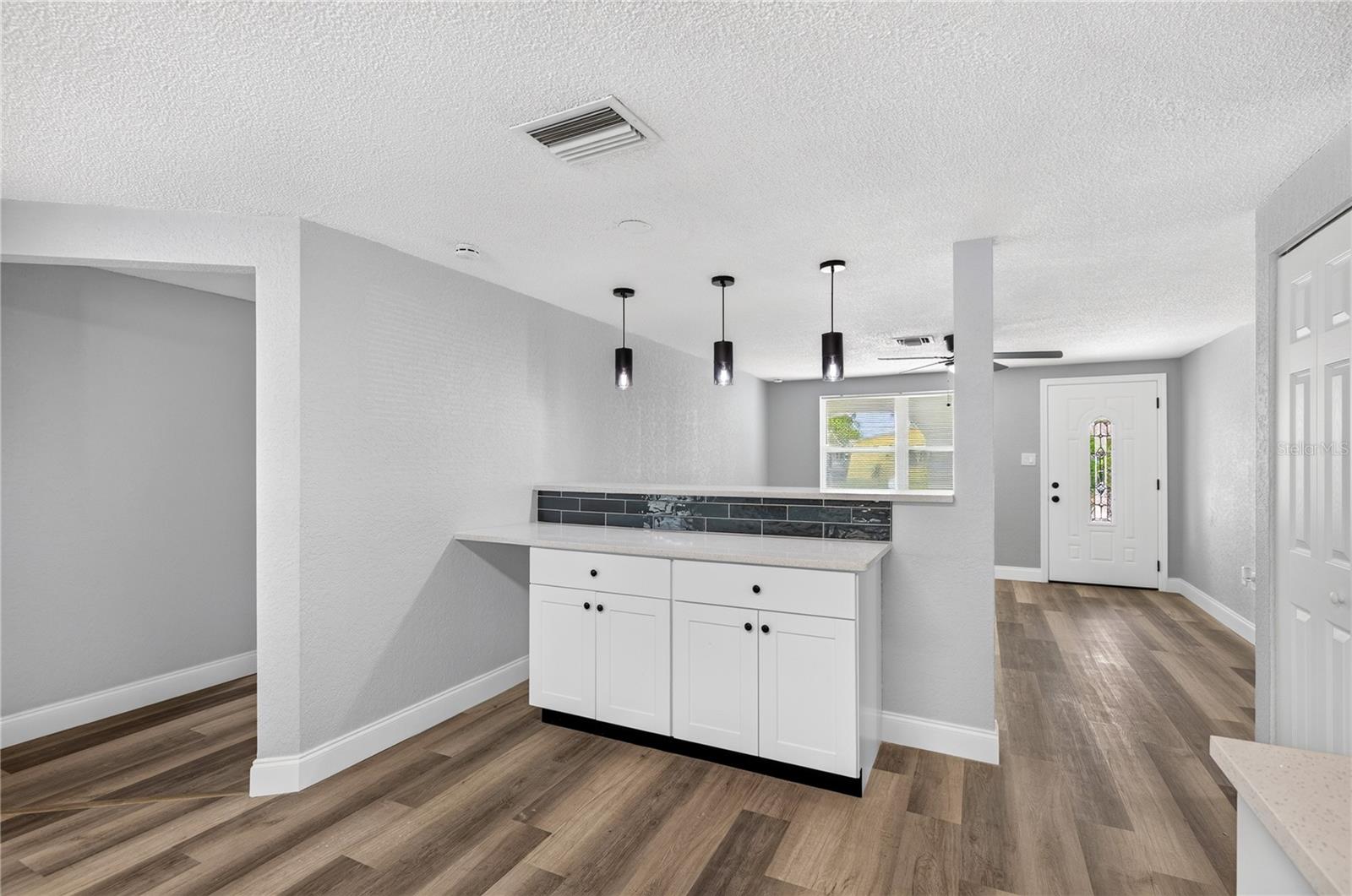 7235 ROBSTOWN DR — photo 10