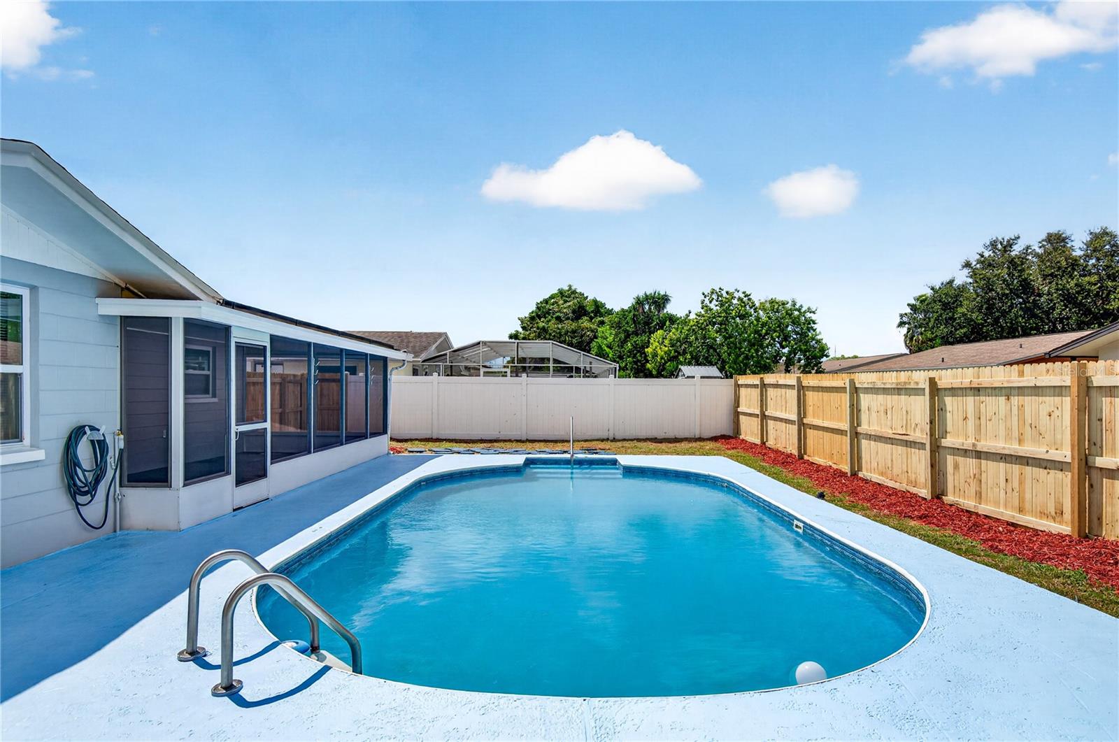 7235 ROBSTOWN DR — photo 2