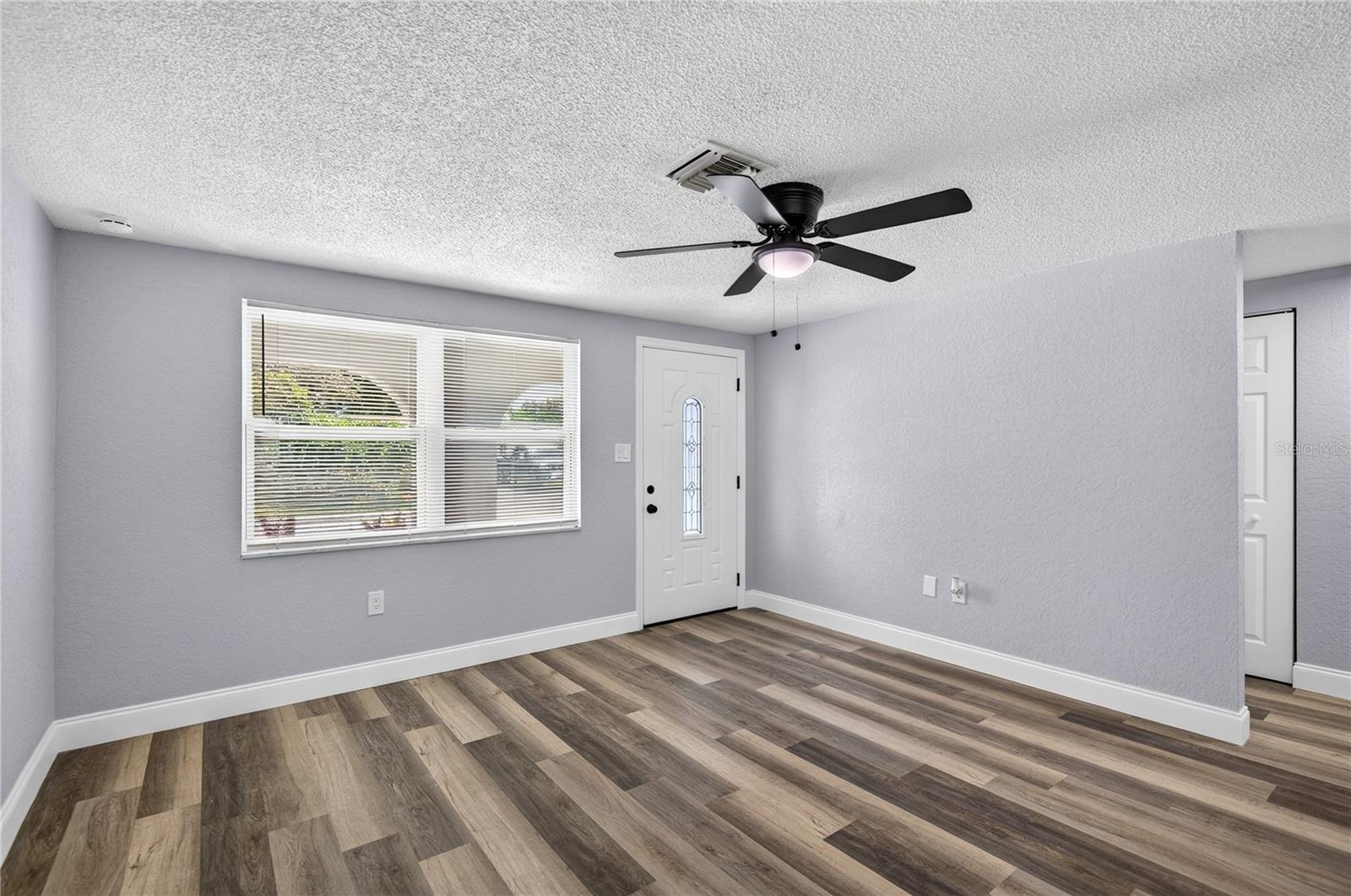 7235 ROBSTOWN DR — photo 6