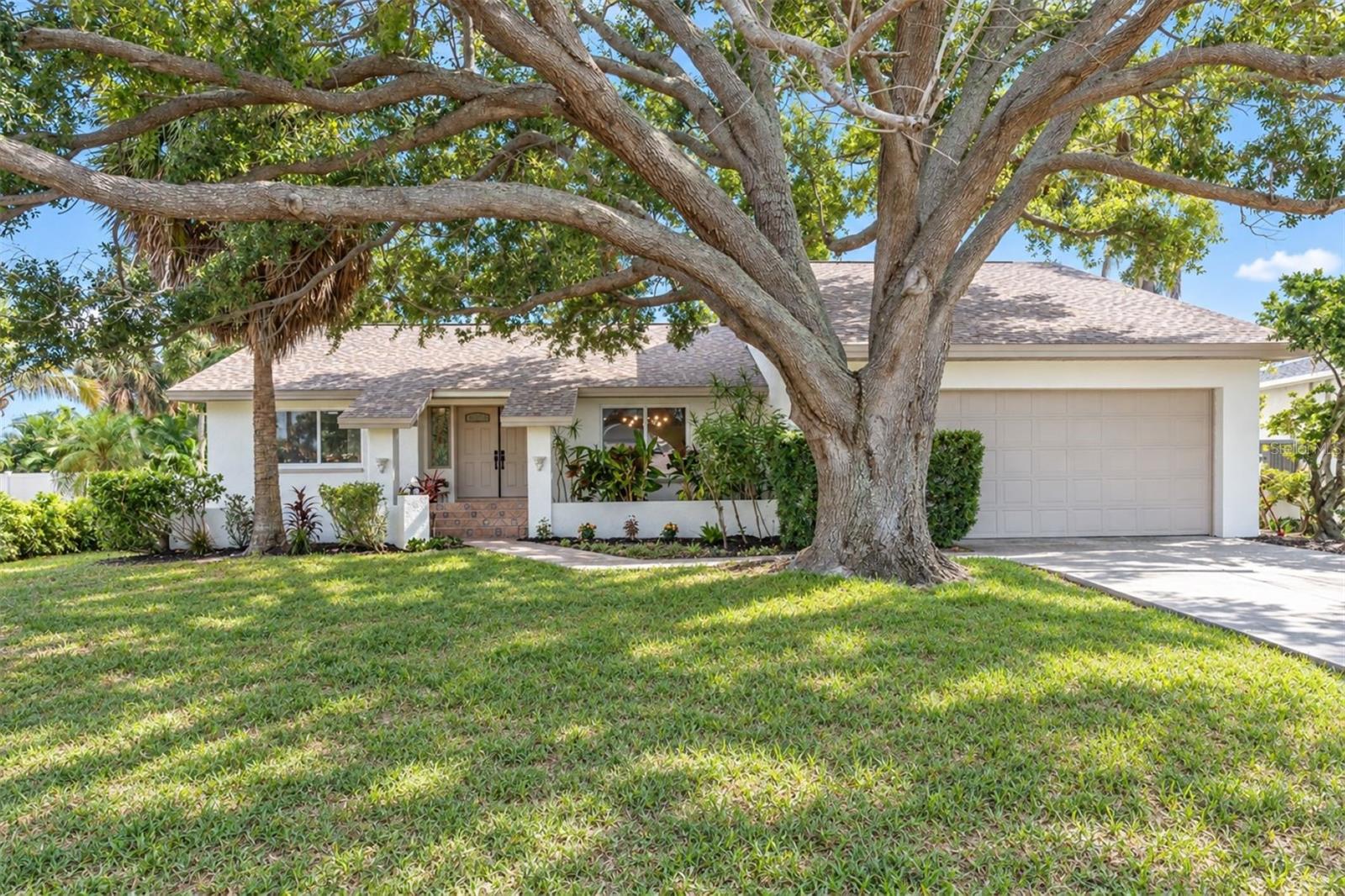 630 PINTA DR — photo 3